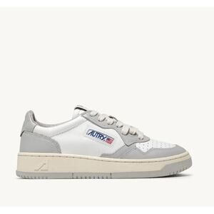 AUTRY Leather Medalist Low Sneakers - White/Vapor Womens size 11/ 41